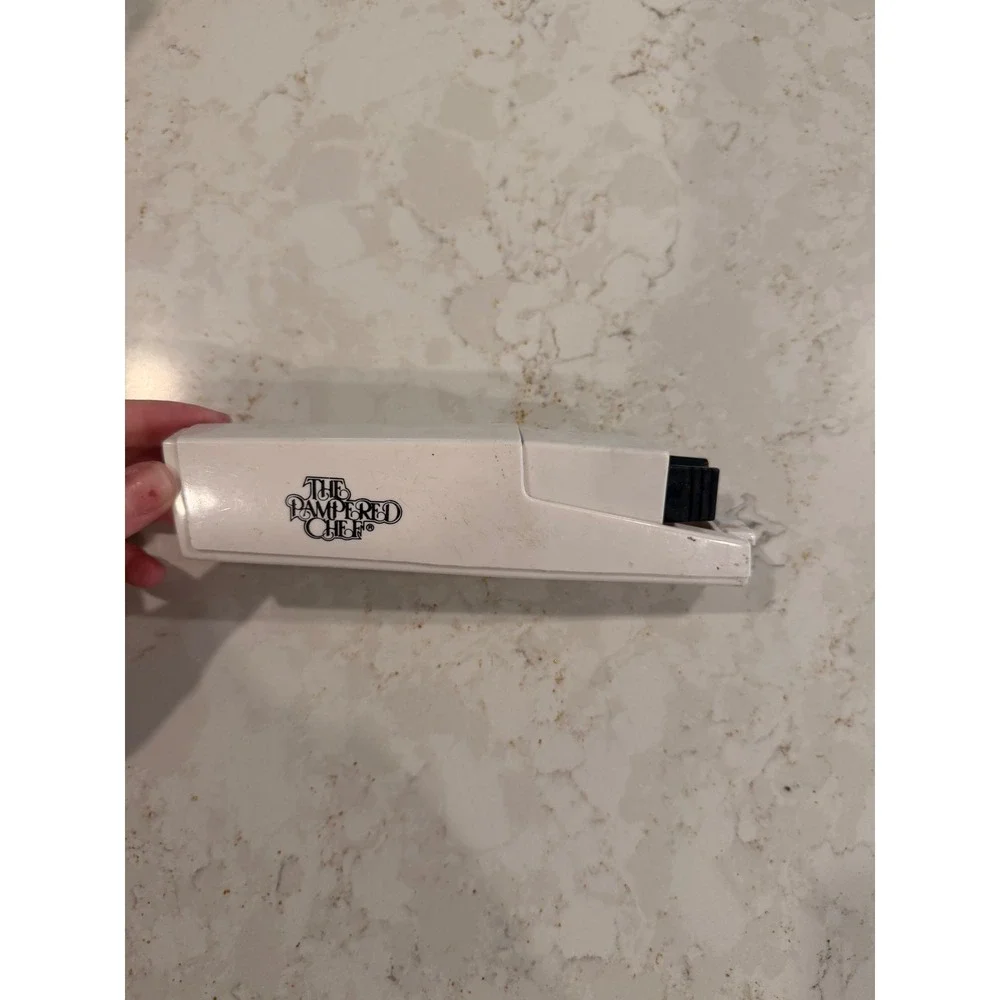 The‎ Pampered Chef Handheld Knife Sharpener 3' Manual Pull Through Tool
